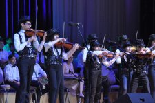 Heydər Əliyev Sarayında möhtəşəm bayram konserti (FOTO)