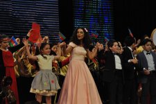 Heydər Əliyev Sarayında möhtəşəm bayram konserti (FOTO)