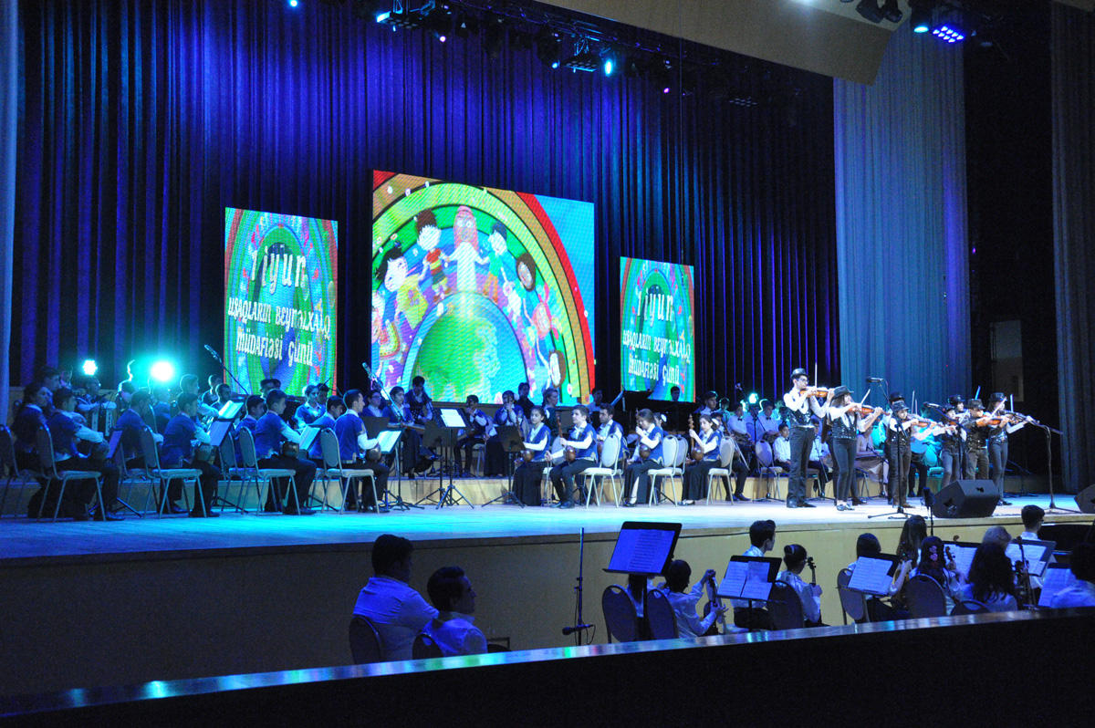 Heydər Əliyev Sarayında möhtəşəm bayram konserti (FOTO)