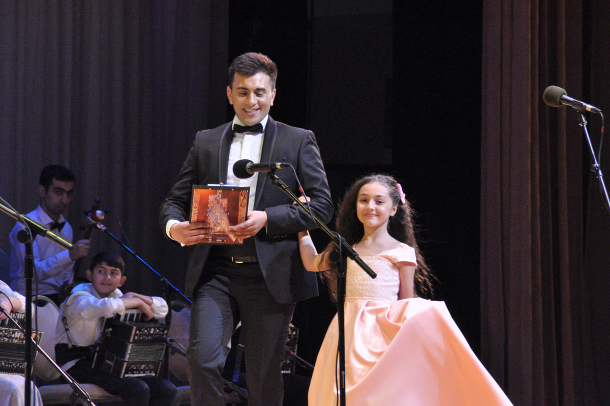 Heydər Əliyev Sarayında möhtəşəm bayram konserti (FOTO)