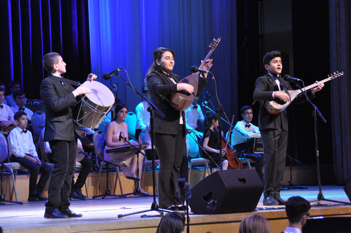 Heydər Əliyev Sarayında möhtəşəm bayram konserti (FOTO)