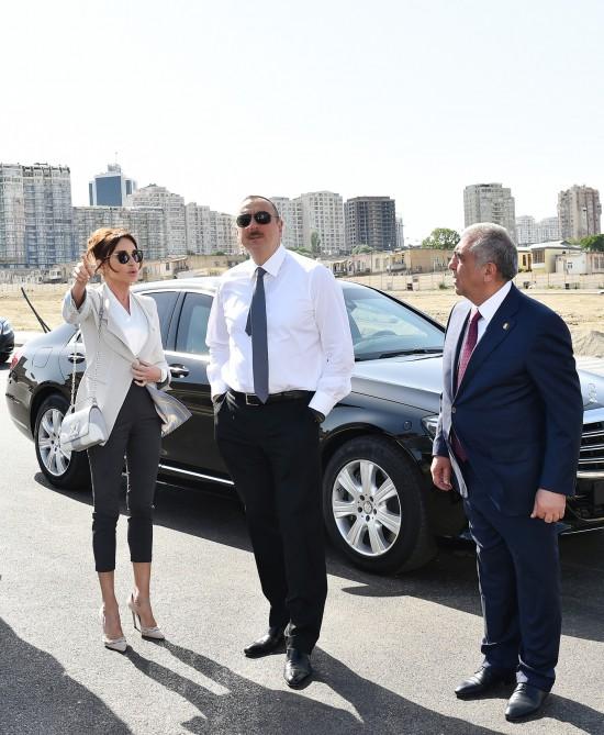 Prezident İlham Əliyev və xanımı Yasamal rayonunda yeni tikilən yolların açılışında iştirak ediblər (YENİLƏNİB) (FOTO)