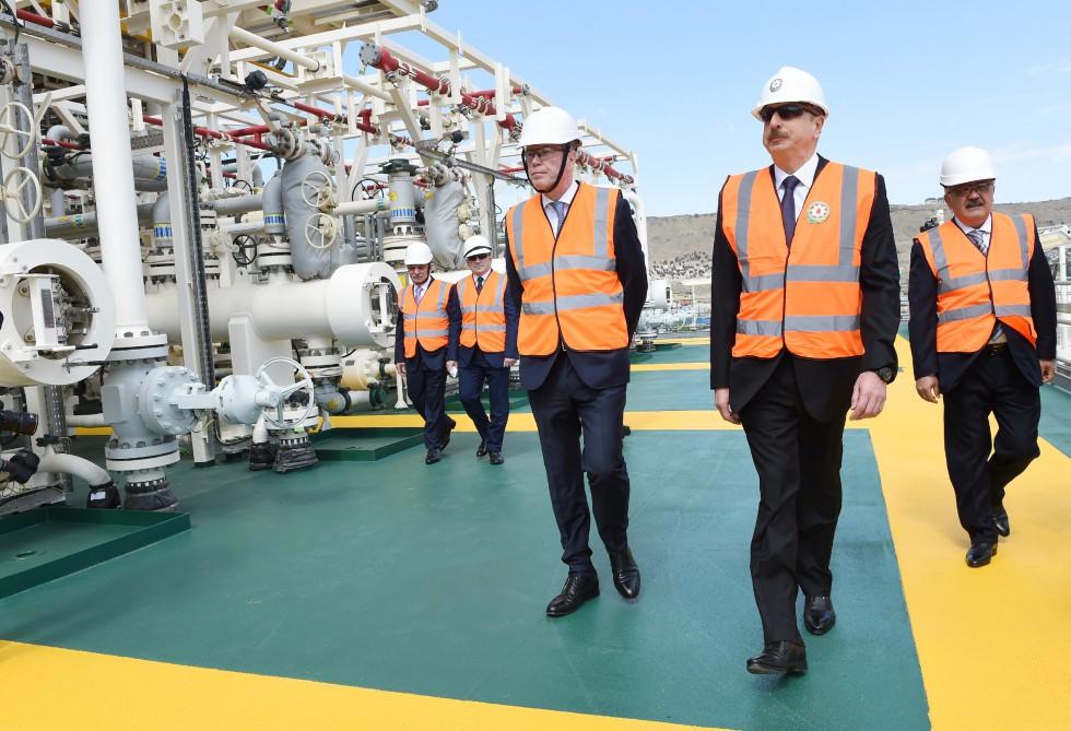 Prezident İlham Əliyev “Şahdəniz-2” üçün inşa olunan platformanın üst tikililərinin dənizə yola salınması mərasimində iştirak edib (FOTO) (YENİLƏNİB)