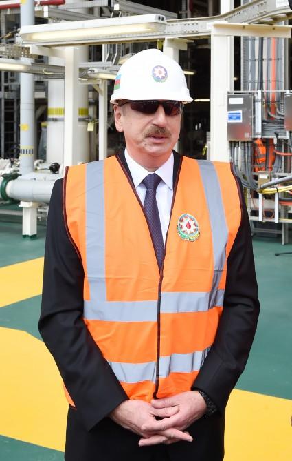 Prezident İlham Əliyev “Şahdəniz-2” üçün inşa olunan platformanın üst tikililərinin dənizə yola salınması mərasimində iştirak edib (FOTO) (YENİLƏNİB)