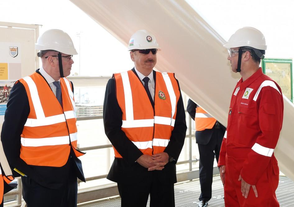 Prezident İlham Əliyev “Şahdəniz-2” üçün inşa olunan platformanın üst tikililərinin dənizə yola salınması mərasimində iştirak edib (FOTO) (YENİLƏNİB)
