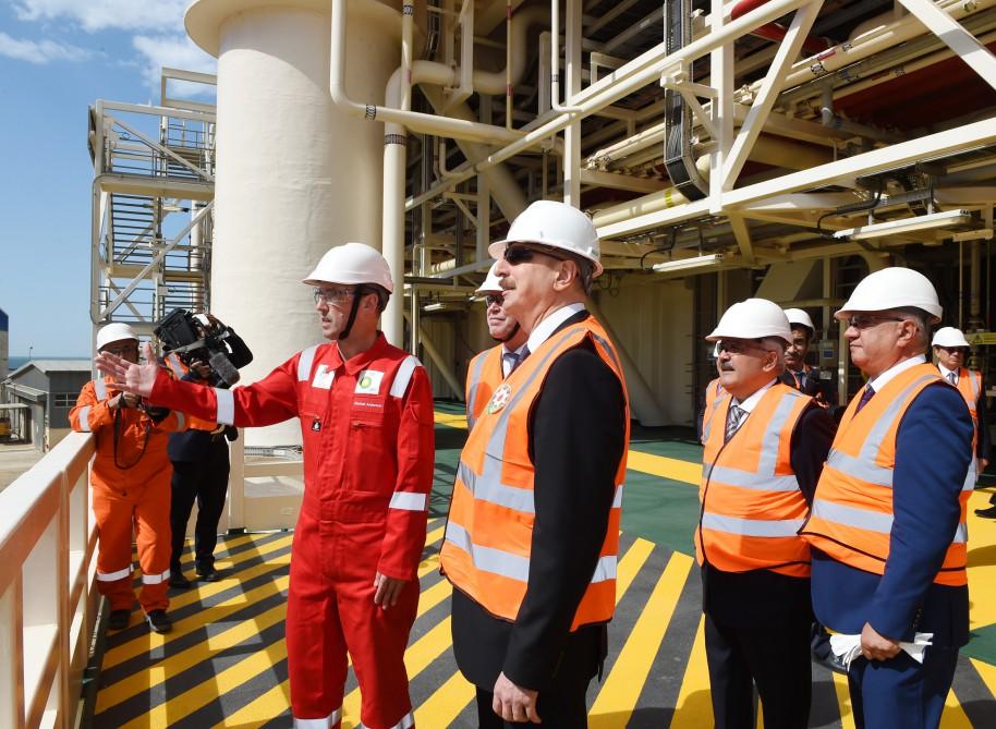 Prezident İlham Əliyev “Şahdəniz-2” üçün inşa olunan platformanın üst tikililərinin dənizə yola salınması mərasimində iştirak edib (FOTO) (YENİLƏNİB)