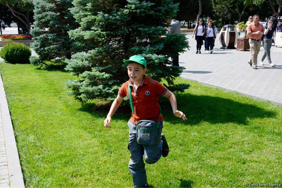 Bakı bulvarında keçirilən aksiyadan FOTOLAR