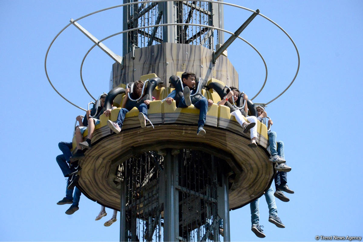 Bakı bulvarında keçirilən aksiyadan FOTOLAR