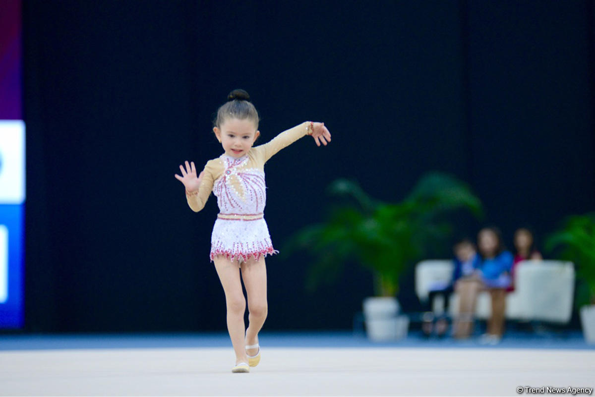 Uşaqların Beynəlxalq Müdafiəsi Gününə həsr olunmuş bədii gimnastika yarışına start verilib (FOTO)