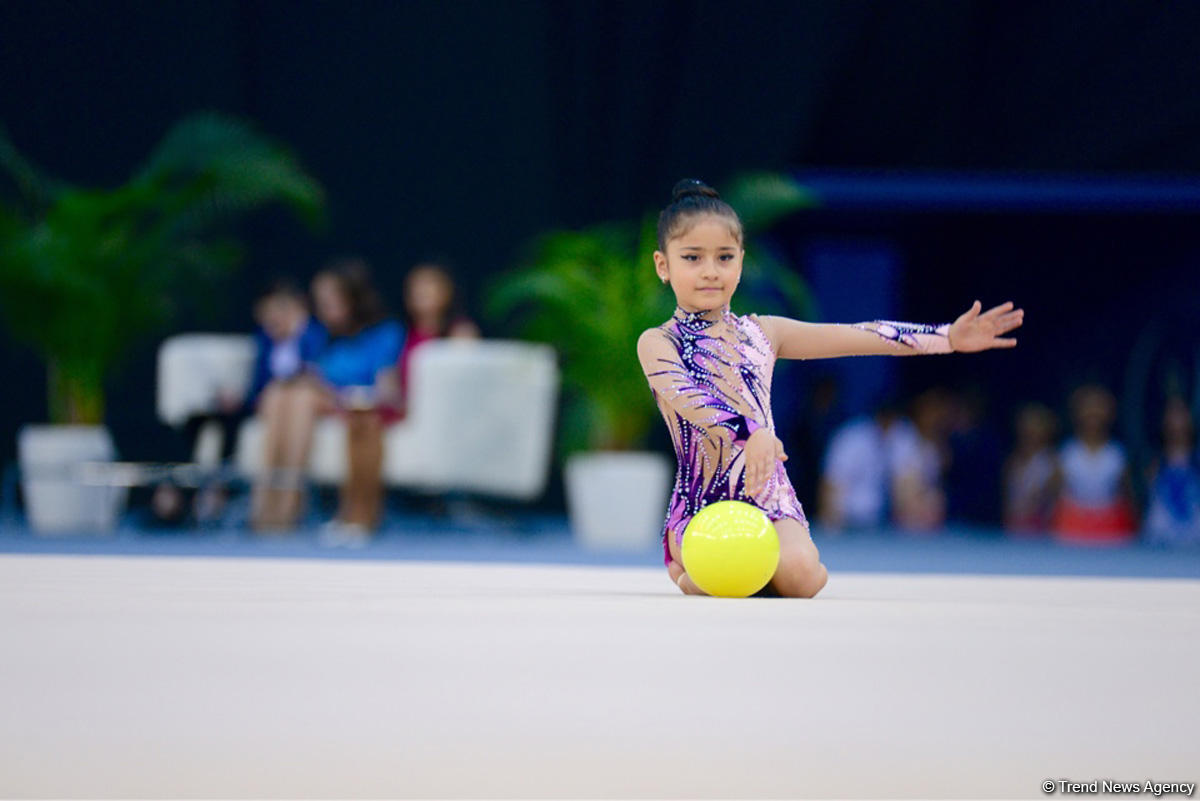 Uşaqların Beynəlxalq Müdafiəsi Gününə həsr olunmuş bədii gimnastika yarışına start verilib (FOTO)
