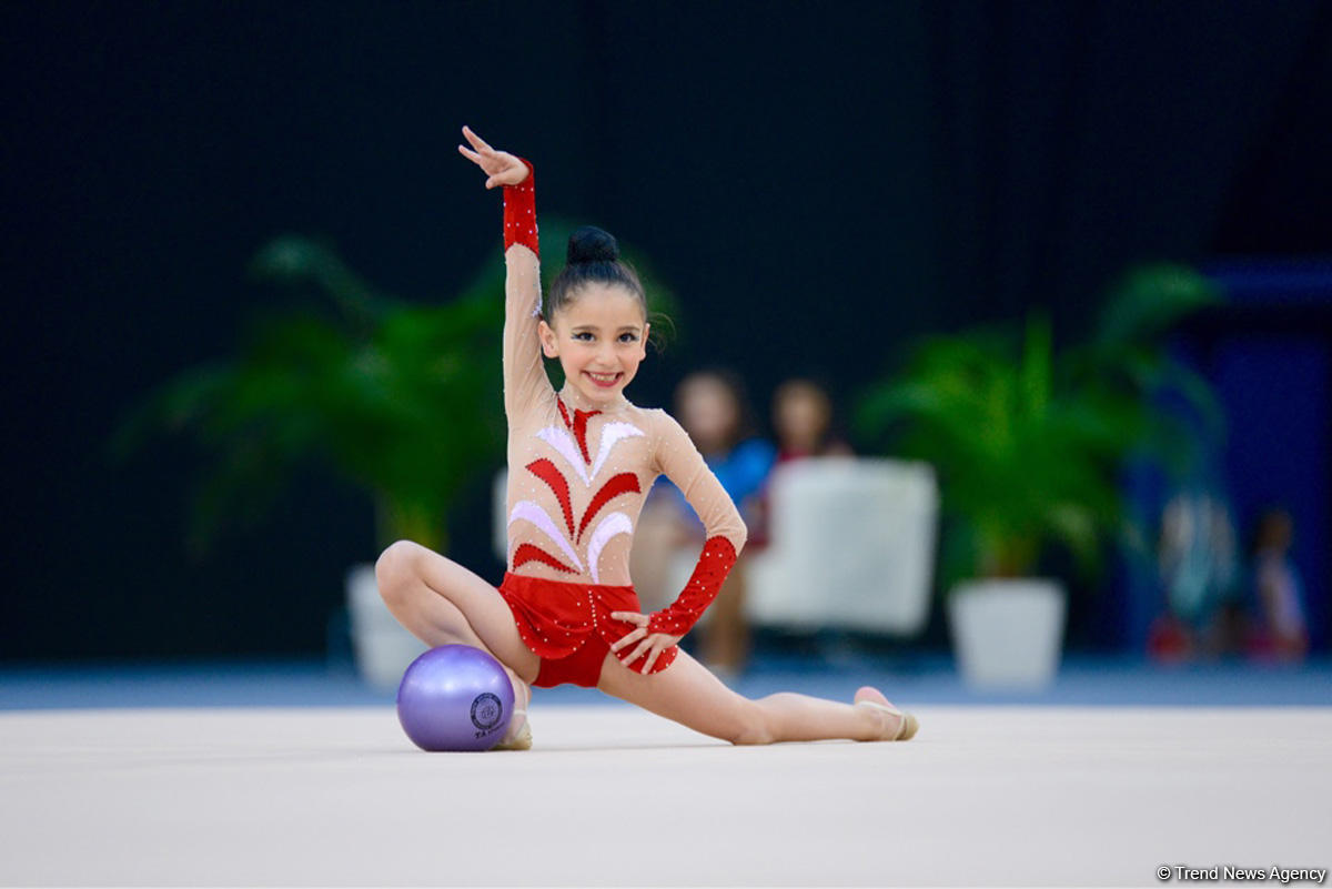Uşaqların Beynəlxalq Müdafiəsi Gününə həsr olunmuş bədii gimnastika yarışına start verilib (FOTO)