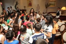 Heydər Əliyev Fondunun vitse-prezidenti Leyla Əliyeva 2 saylı uşaq evinin sakinləri ilə görüşüb (FOTO)
