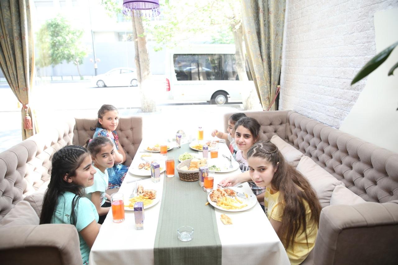 Heydər Əliyev Fondunun vitse-prezidenti Leyla Əliyeva 2 saylı uşaq evinin sakinləri ilə görüşüb (FOTO)