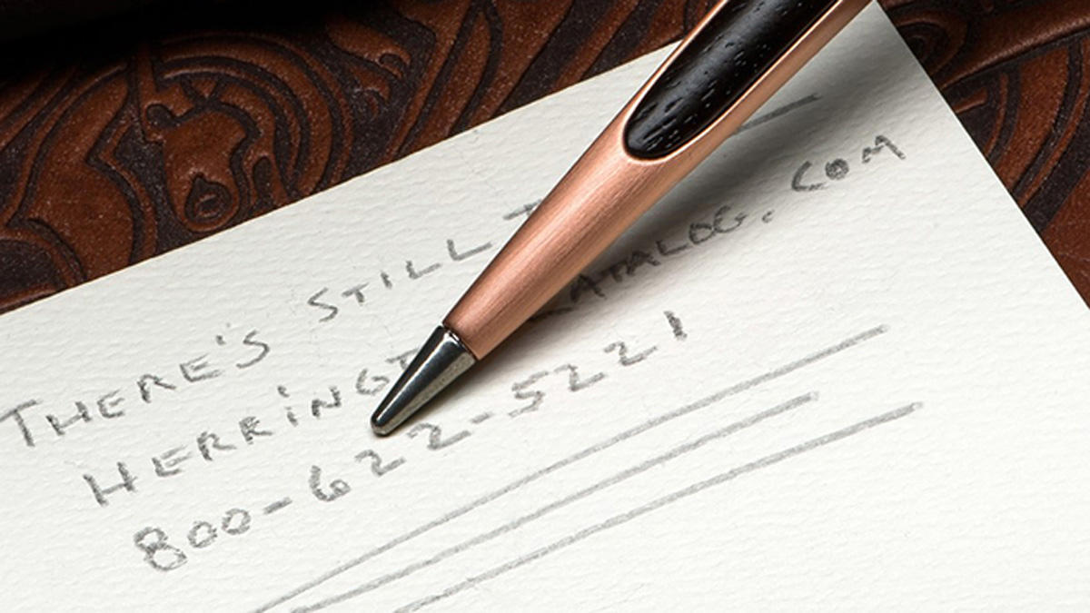 Mürəkkəbi bitməyən qələm istehsal edilib (FOTO/VİDEO)