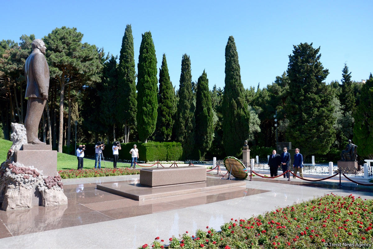 Akademik Mir-Məmməd Cavad-zadənin 90 illik yubileyinə həsr olunmuş beynəlxalq konfrans keçirilib (FOTO)