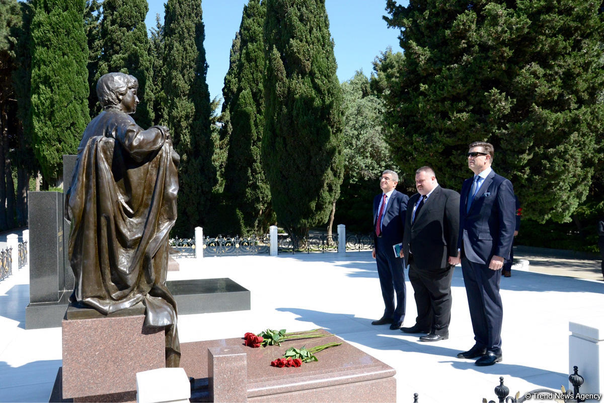 Akademik Mir-Məmməd Cavad-zadənin 90 illik yubileyinə həsr olunmuş beynəlxalq konfrans keçirilib (FOTO)