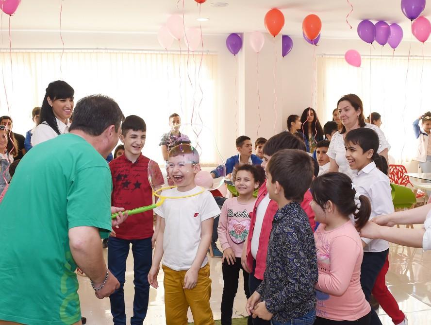 Leyla Əliyeva IDEA Heyvanlara Qayğı Mərkəzində sağlamlıq imkanları məhdud uşaqlar üçün təşkil edilən tədbirdə iştirak edib (FOTO)