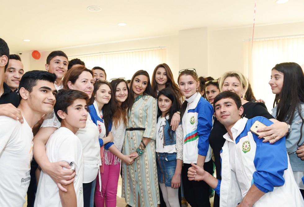Leyla Əliyeva IDEA Heyvanlara Qayğı Mərkəzində sağlamlıq imkanları məhdud uşaqlar üçün təşkil edilən tədbirdə iştirak edib (FOTO)