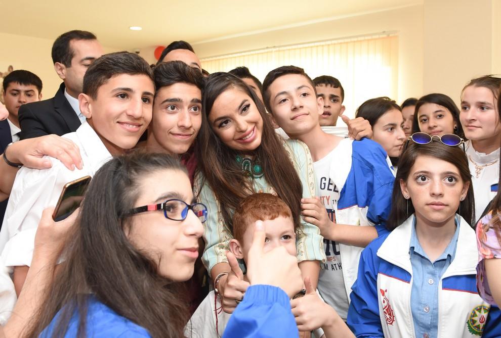 Leyla Əliyeva IDEA Heyvanlara Qayğı Mərkəzində sağlamlıq imkanları məhdud uşaqlar üçün təşkil edilən tədbirdə iştirak edib (FOTO)