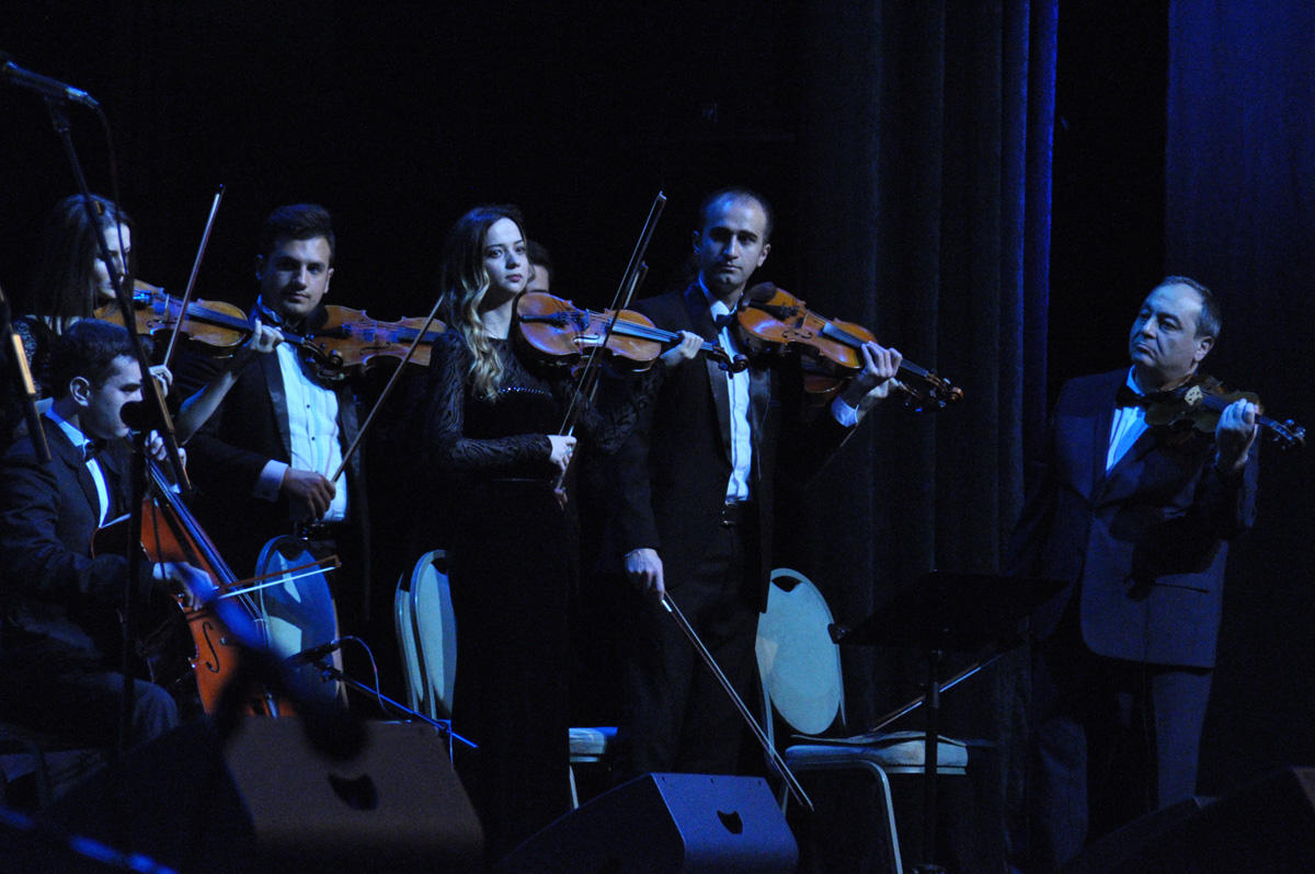 Heydər Əliyev Sarayında Emin Sabitoğlunun mahnılarından ibarət konsert keçirilib (FOTO)
