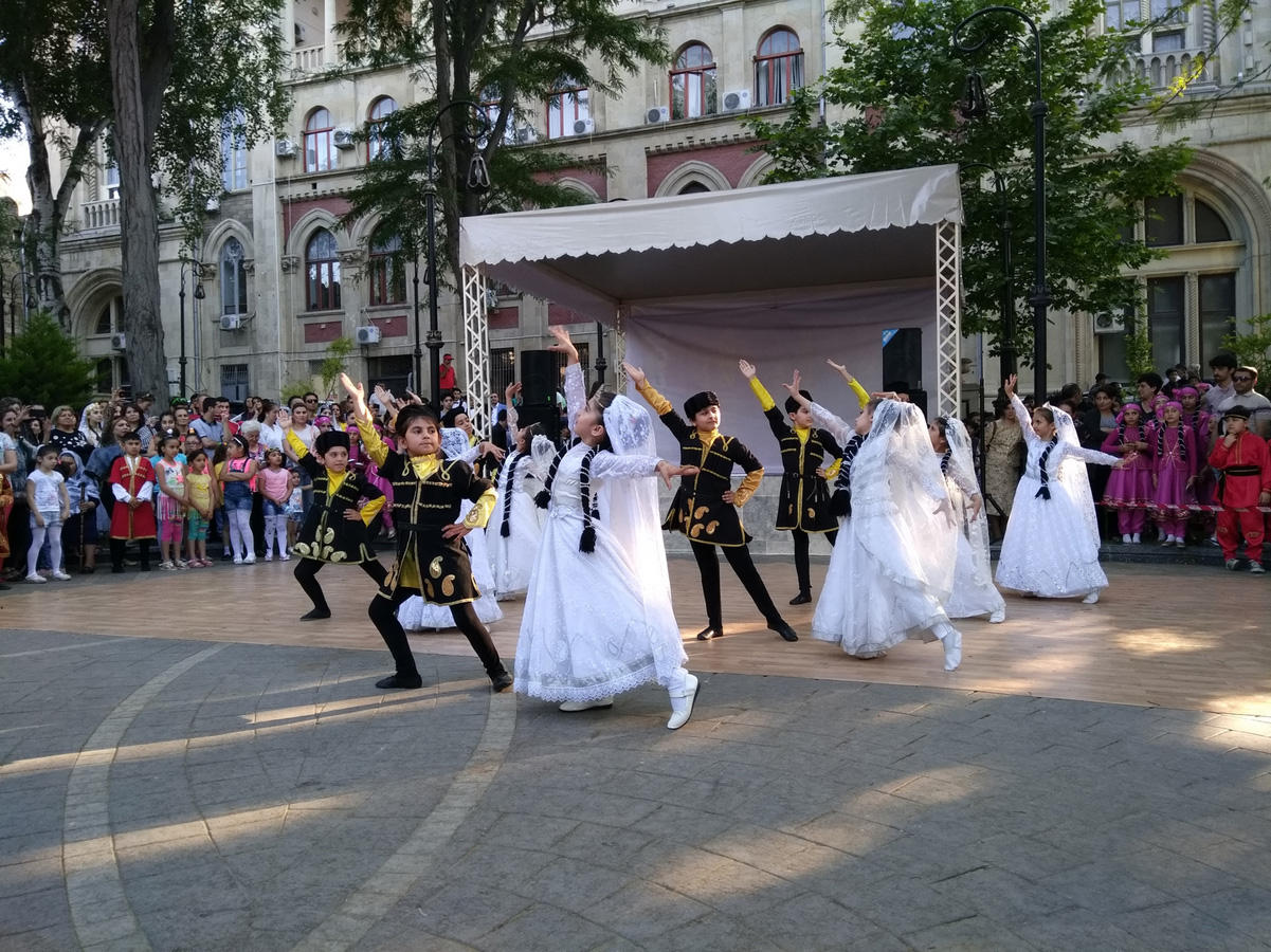 Bakıda "Save The Children's World" Beynəlxalq incəsənət festivalı keçirilib (FOTO)