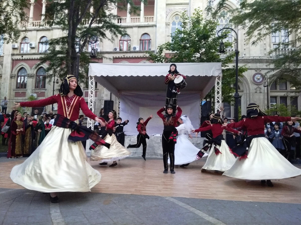 Bakıda "Save The Children's World" Beynəlxalq incəsənət festivalı keçirilib (FOTO)