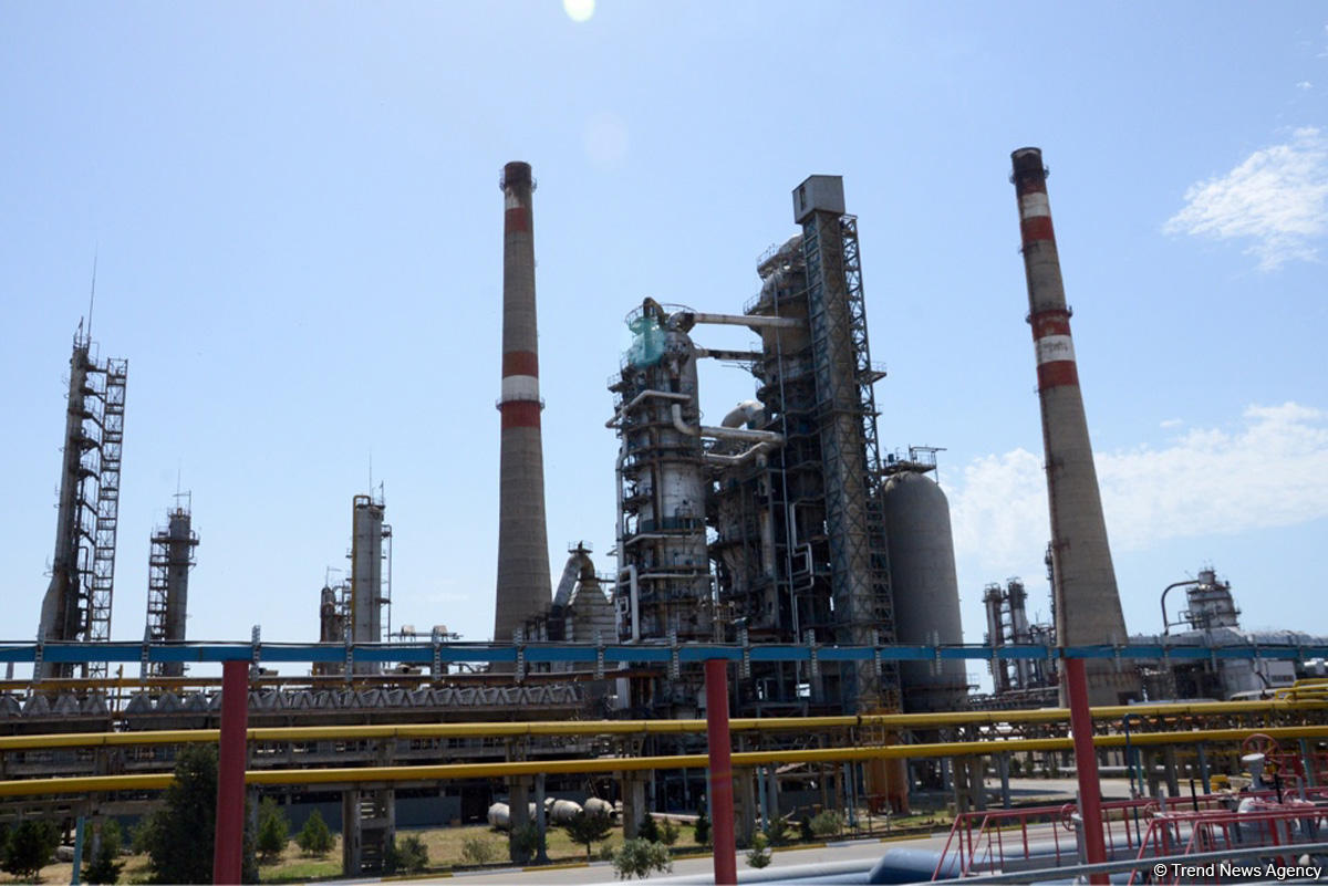 SOCAR Neft Emalı Zavodunda yeni qurğu istifadəyə verib (FOTO)