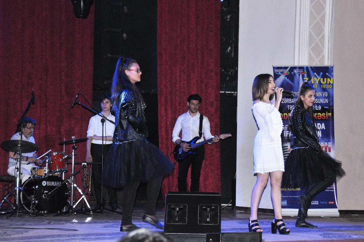 Gənc estrada ifaçılarının konserti keçirilib (FOTO)