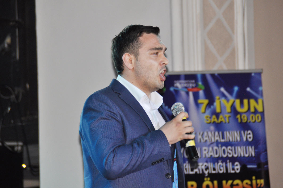 Gənc estrada ifaçılarının konserti keçirilib (FOTO)