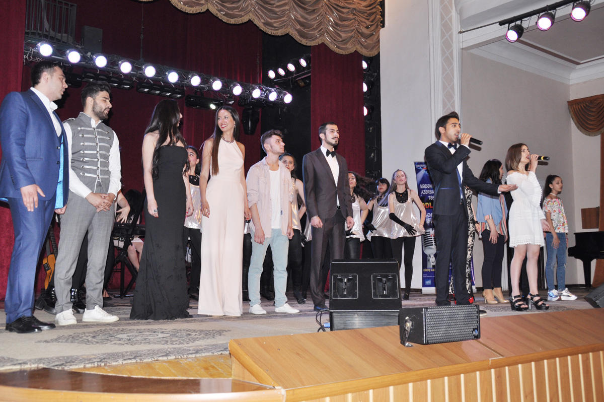 Gənc estrada ifaçılarının konserti keçirilib (FOTO)