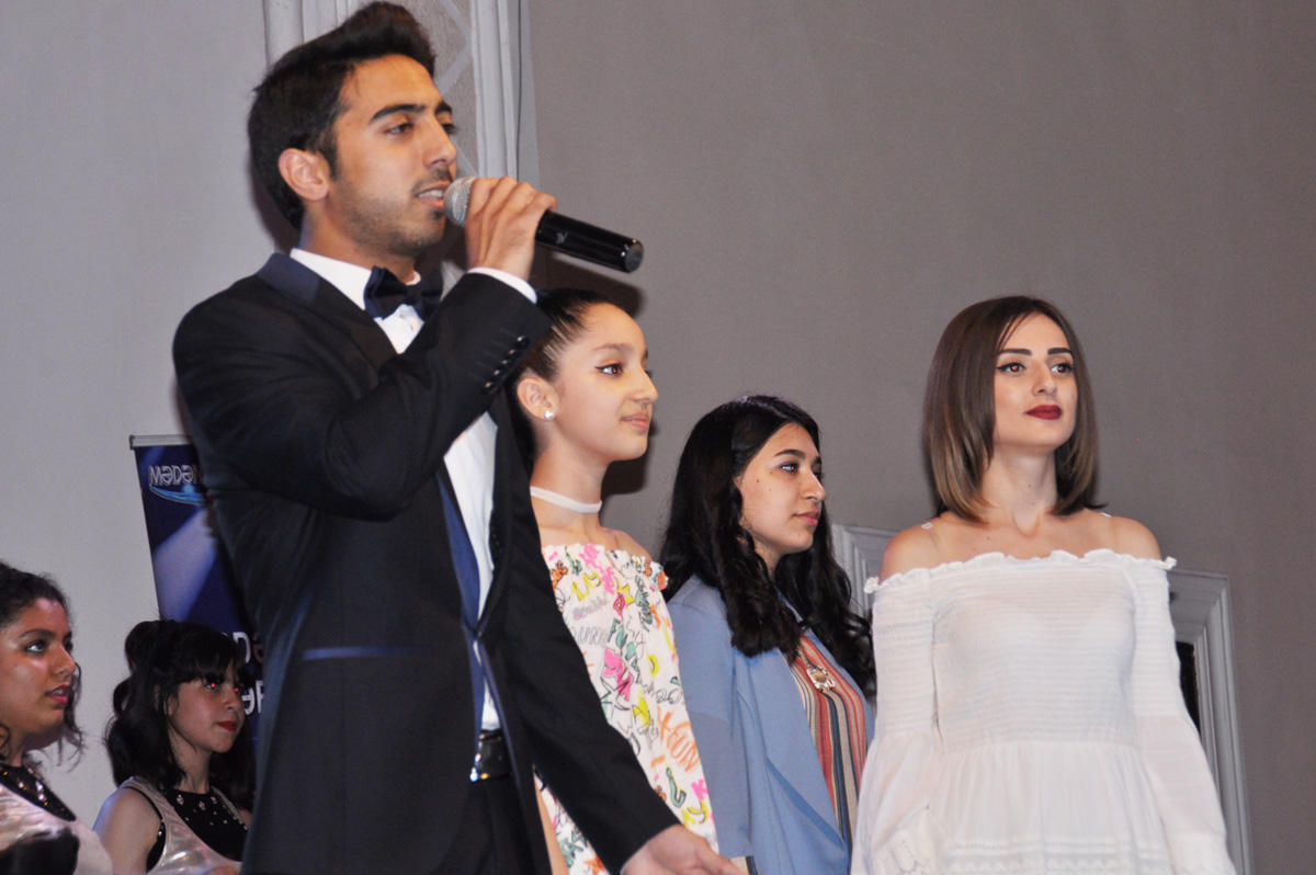 Gənc estrada ifaçılarının konserti keçirilib (FOTO)