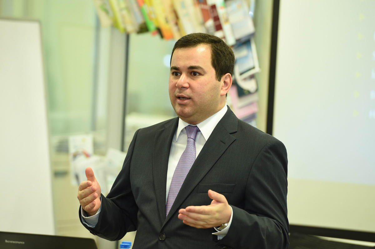 Prezident Administrasiyasının şöbə müdiri Yusuf Məmmədəliyev Gənclər Fondunda olub (FOTO)