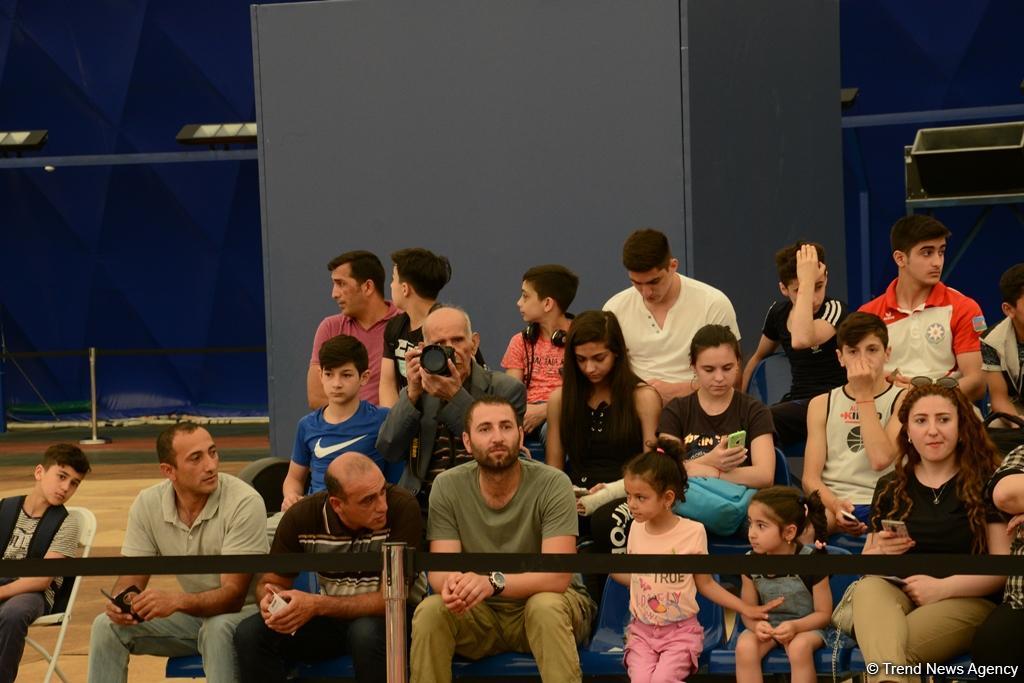 İdman və akrobatika gimnastikası üzrə Bakı çempionatı və Azərbaycan birinciliklərinə start verildi (FOTO)