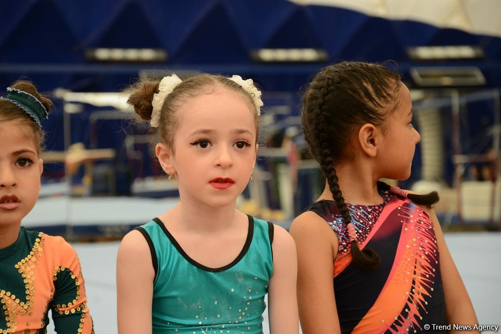 İdman və akrobatika gimnastikası üzrə Bakı çempionatı və Azərbaycan birinciliklərinə start verildi (FOTO)