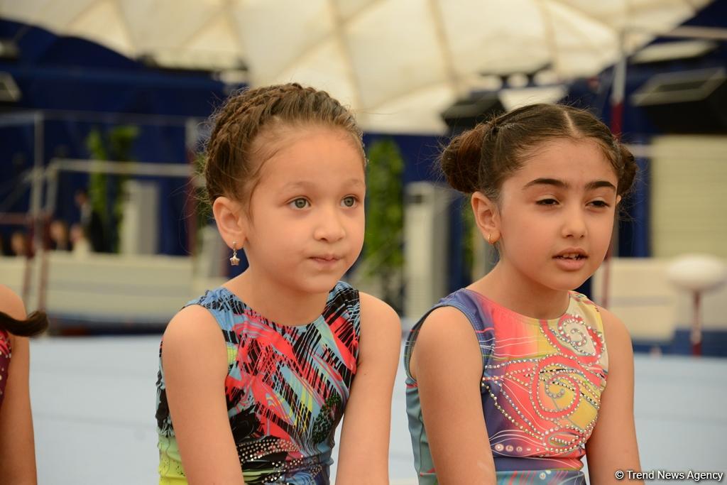 İdman və akrobatika gimnastikası üzrə Bakı çempionatı və Azərbaycan birinciliklərinə start verildi (FOTO)