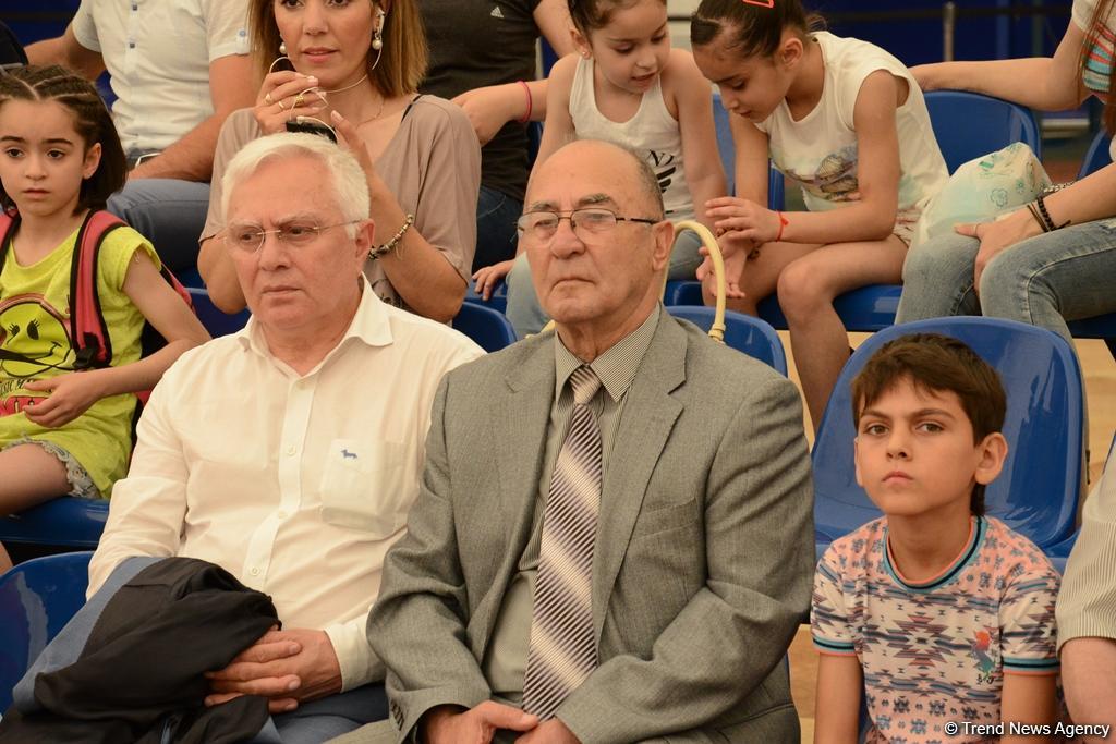 İdman və akrobatika gimnastikası üzrə Bakı çempionatı və Azərbaycan birinciliklərinə start verildi (FOTO)