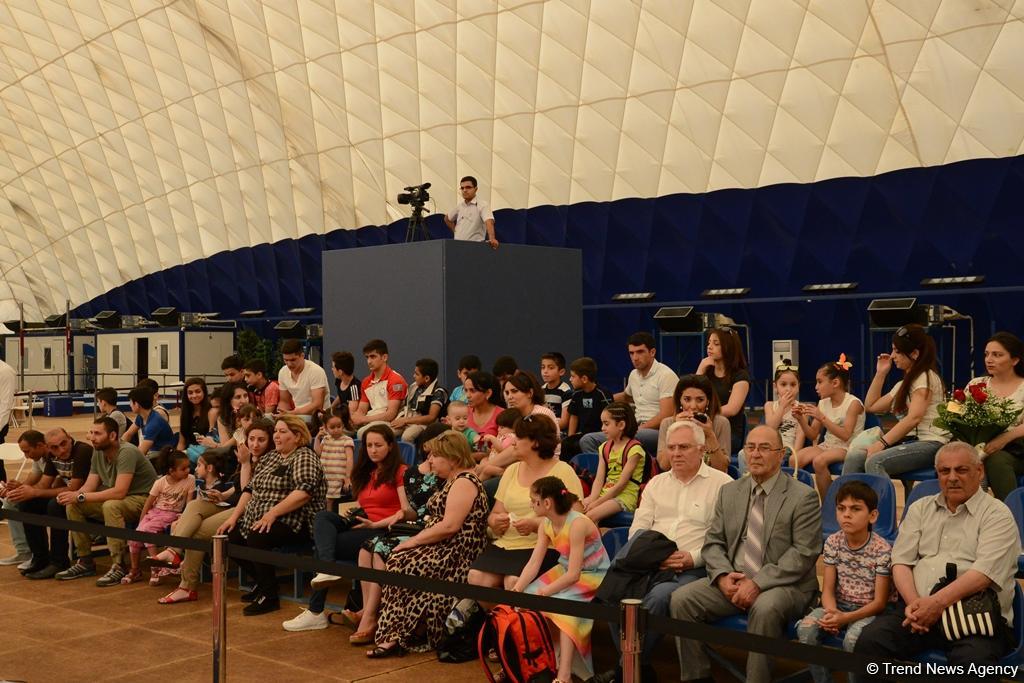 İdman və akrobatika gimnastikası üzrə Bakı çempionatı və Azərbaycan birinciliklərinə start verildi (FOTO)