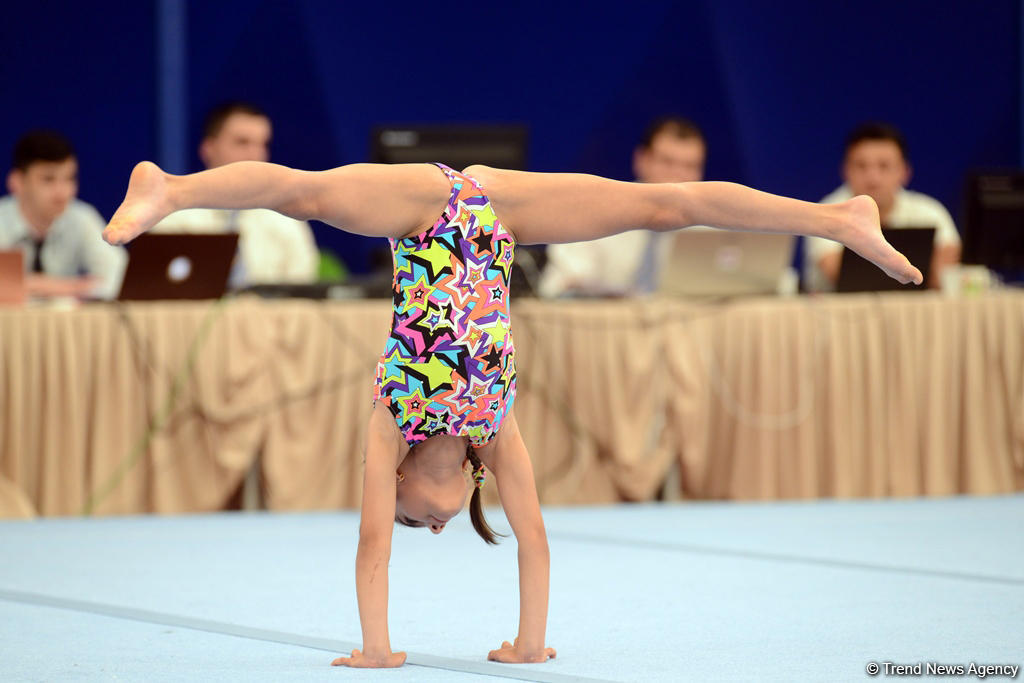 İdman və akrobatika gimnastikası üzrə Bakı çempionatı və Azərbaycan birinciliklərinə start verildi (FOTO)