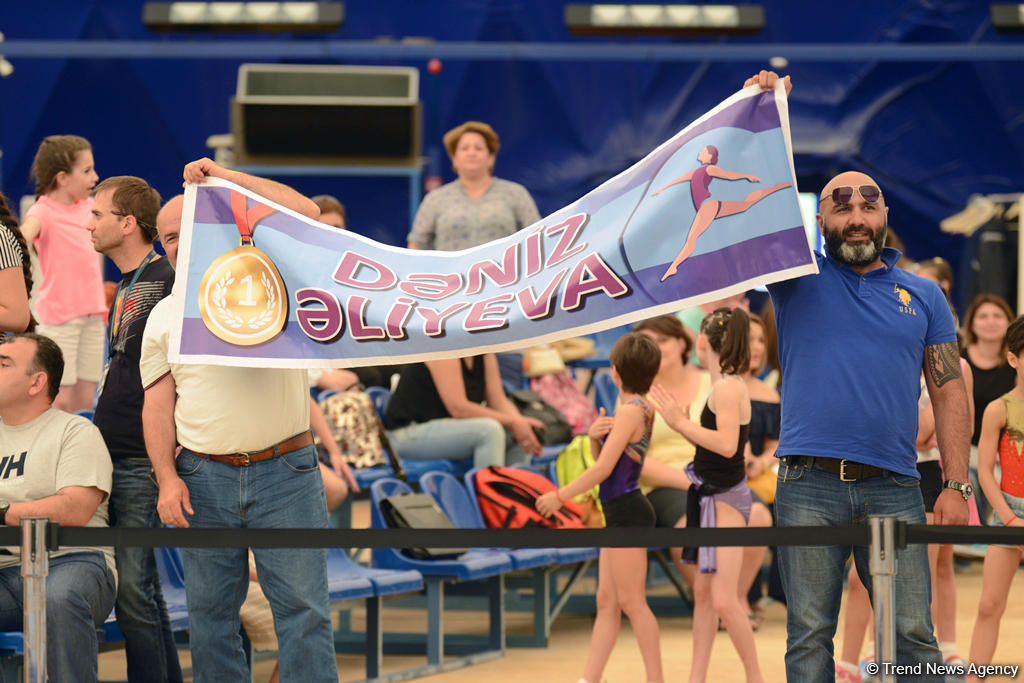 İdman və akrobatika gimnastikası üzrə Bakı çempionatı və Azərbaycan birinciliklərinə start verildi (FOTO)