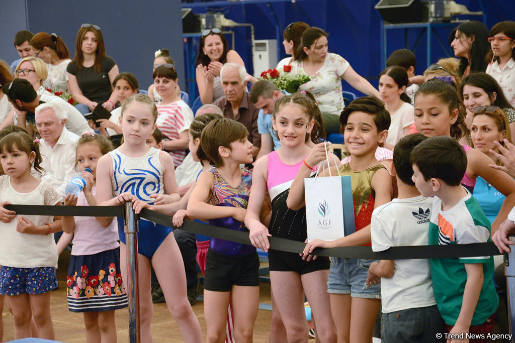 İdman və akrobatika gimnastikası üzrə Bakı çempionatı və Azərbaycan birinciliklərinə start verildi (FOTO)