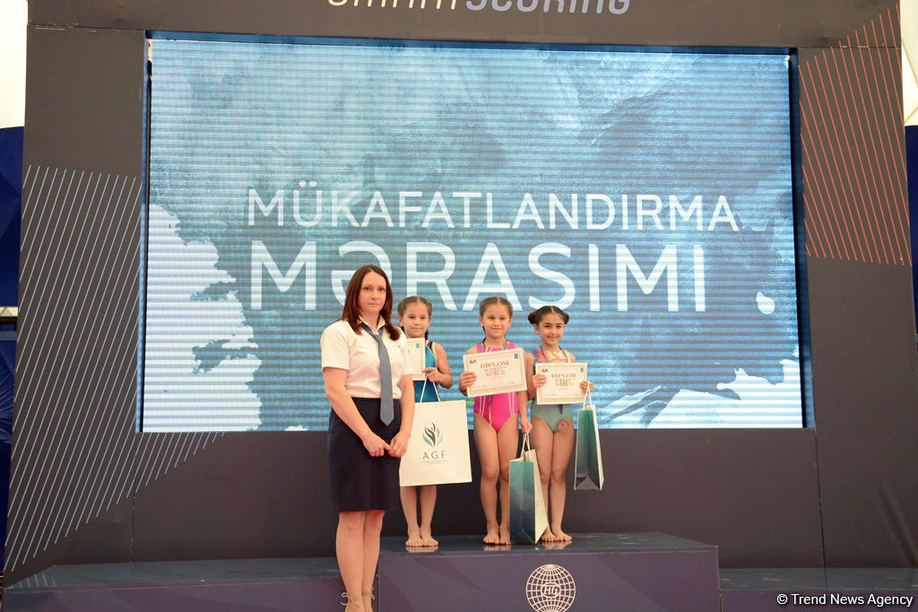 İdman və akrobatika gimnastikası üzrə Bakı çempionatı və Azərbaycan birinciliklərinə start verildi (FOTO)