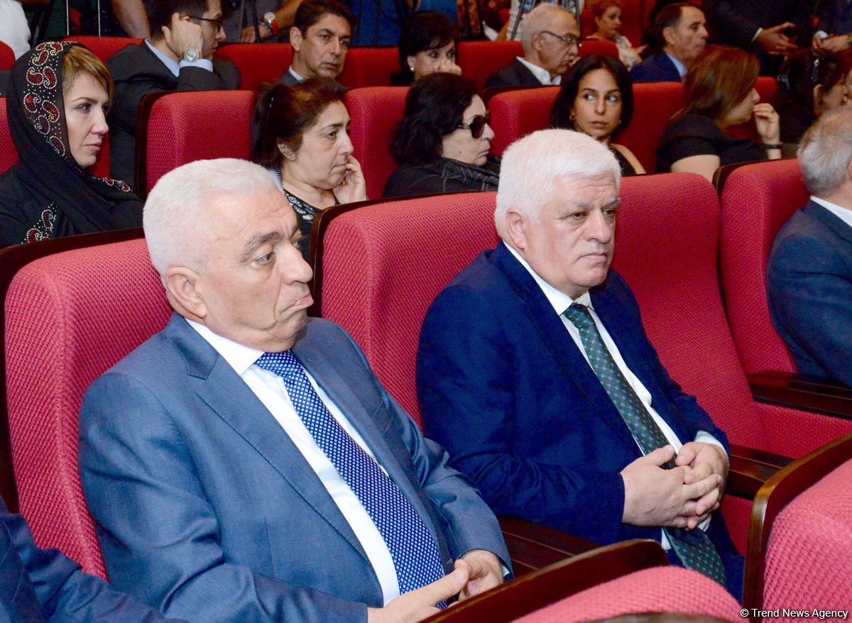 Energetika naziri Natiq Əliyevlə vida mərasimi keçirilib (FOTO) (YENİLƏNİB)