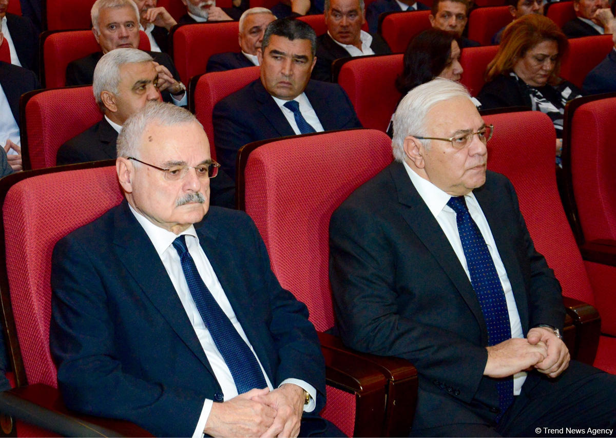 Energetika naziri Natiq Əliyevlə vida mərasimi keçirilib (FOTO) (YENİLƏNİB)