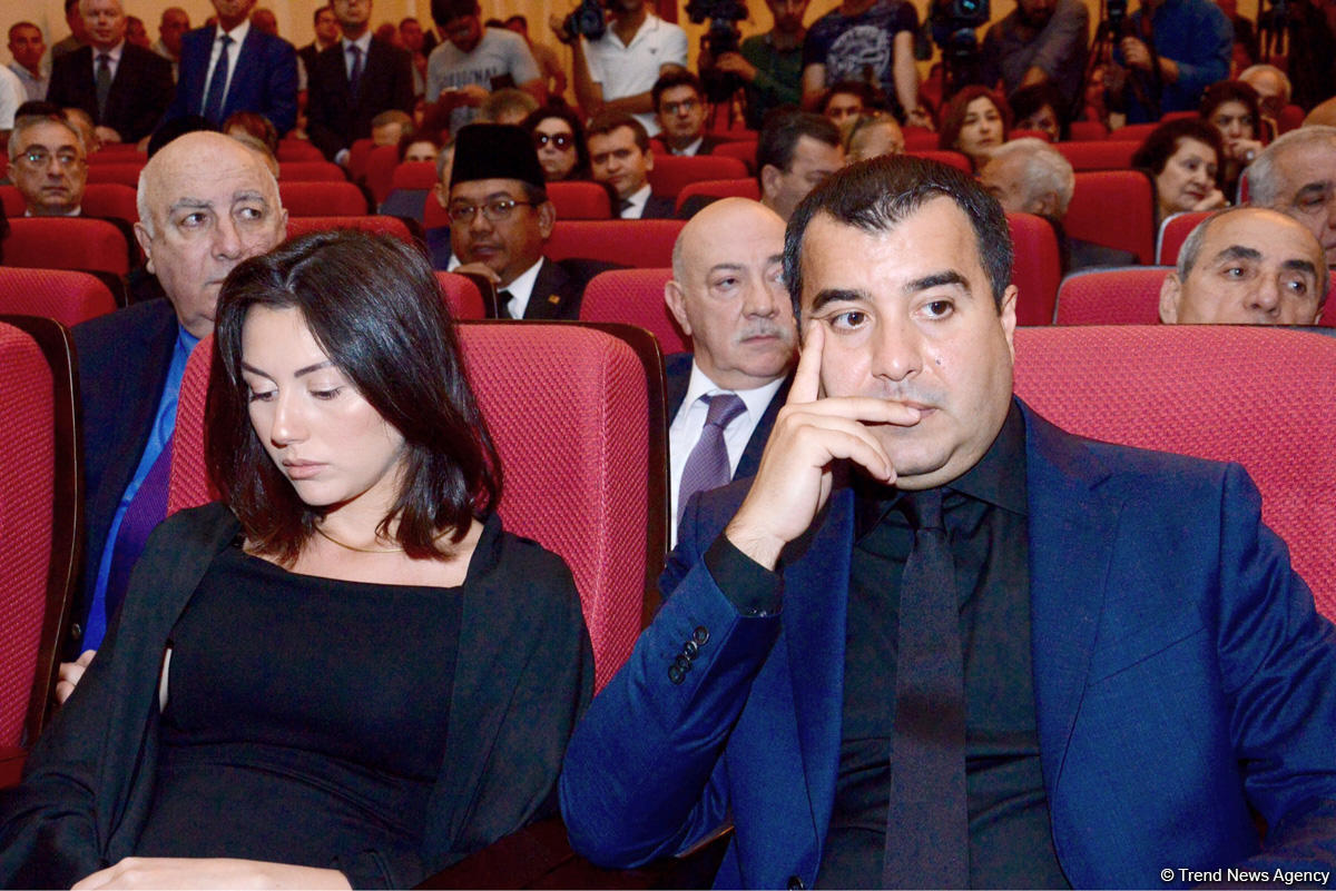Energetika naziri Natiq Əliyevlə vida mərasimi keçirilib (FOTO) (YENİLƏNİB)