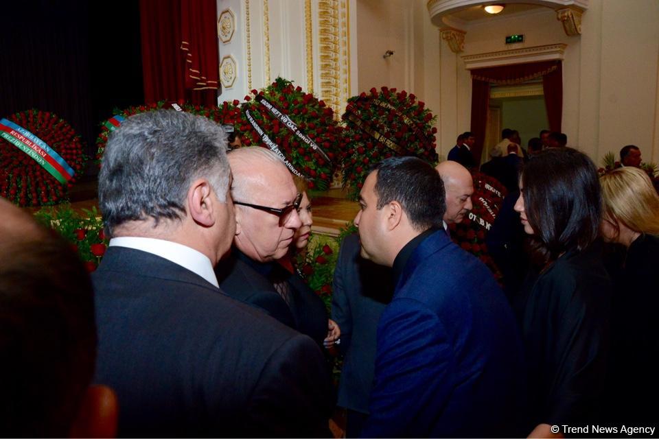 Energetika naziri Natiq Əliyevlə vida mərasimi keçirilib (FOTO) (YENİLƏNİB)
