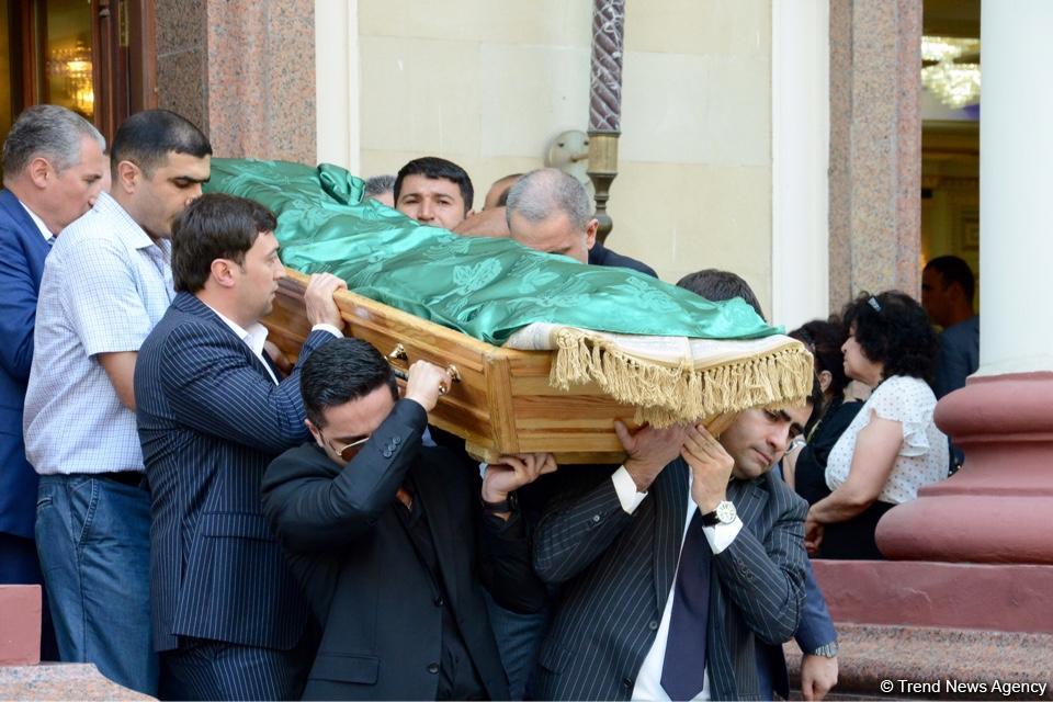 Energetika naziri Natiq Əliyevlə vida mərasimi keçirilib (FOTO) (YENİLƏNİB)