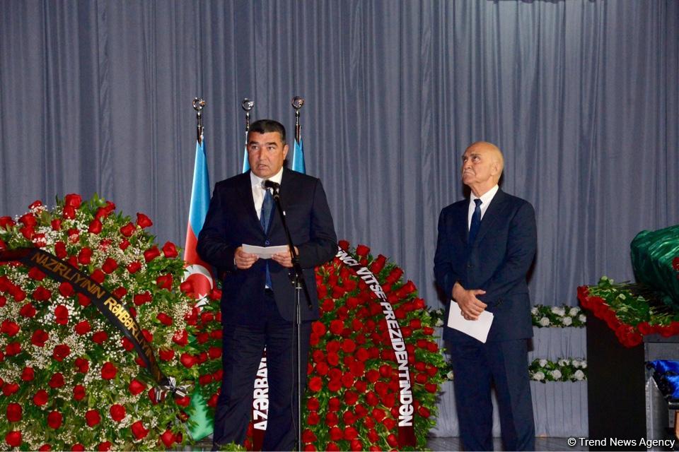 Energetika naziri Natiq Əliyevlə vida mərasimi keçirilib (FOTO) (YENİLƏNİB)