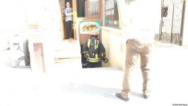Bakıda yaşayış binasının zirzəmisində TÜSTÜLƏNMƏ -  Yanğınsöndürənlər cəlb olunub (YENİLƏNİB)  (FOTO)