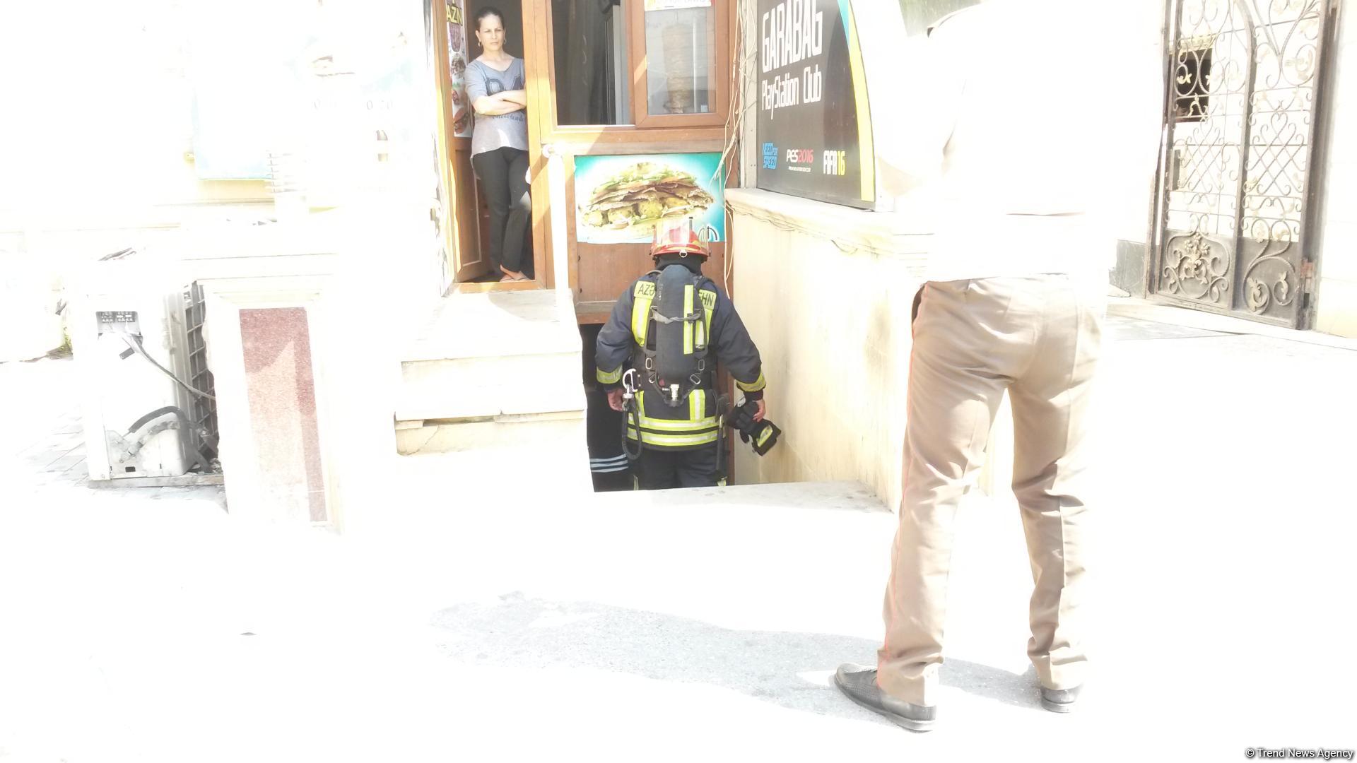 Bakıda yaşayış binasının zirzəmisində TÜSTÜLƏNMƏ -  Yanğınsöndürənlər cəlb olunub (YENİLƏNİB)  (FOTO)