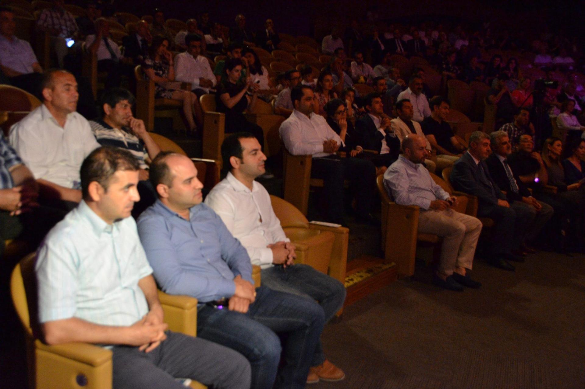 Beynəlxalq Muğam Mərkəzində ozanların ifasında İrfan türküləri səslənib (FOTO)